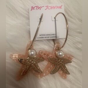 NWT Betsey Johnson Coral and Gold Starfish Earrings